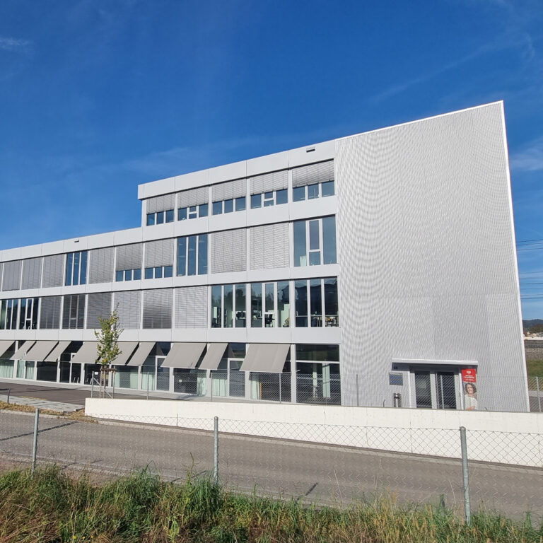 1 MIGROS KLUBSCHULE Industrie und Wirtschaft