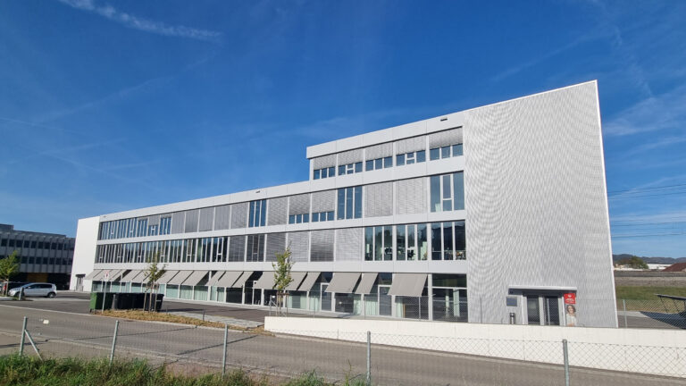 1 MIGROS KLUBSCHULE Industrie und Wirtschaft