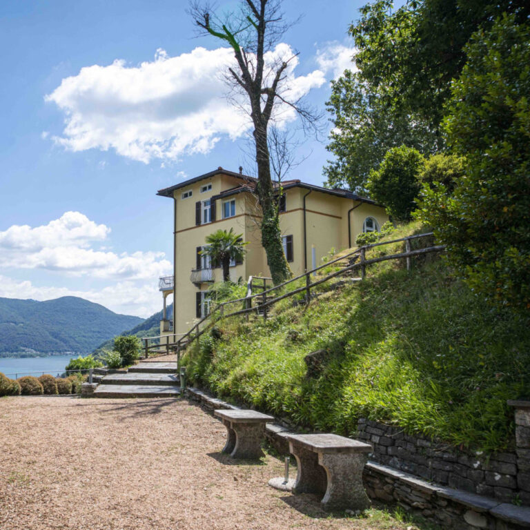  Hotel Paladina Edifici Pubblici