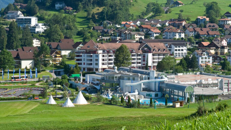  SWISS HOLIDAY PARK PARKING